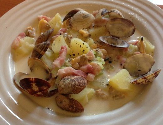 emoticibo clam chowder piatto